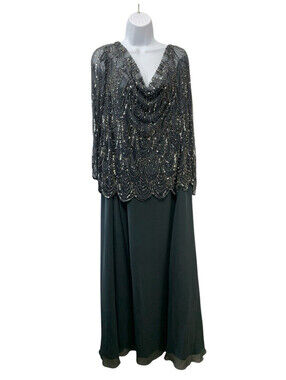 J Kara Women's Plus-Size 3/4 Sleeve Scallop Beaded Pop Over Gown Plus Size 24W